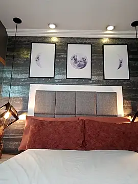 SophieCurves online show from 09.19.25