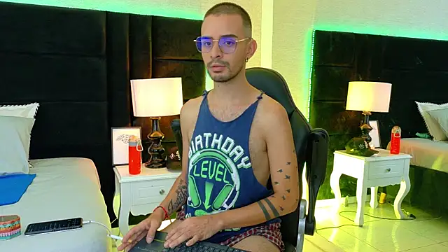 HairyDiamond  online show from 09.22.25