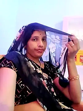 Snapshot of Sharma_pooja chatting on 10.08.25 Sharma pooja online show from 10.08.25