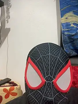 Snapshot of Danimiles chatting on 12.17.25 Danimiles online show from 12.17.25