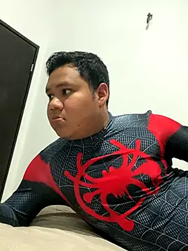 Snapshot of Danimiles chatting on 12.21.25 Danimiles online show from 12.21.25