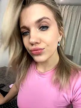 Snapshot of AlisaMyers chatting on 12.02.25 AlisaMyers online show from 12.02.25