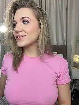 Snapshot of AlisaMyers chatting on 12.22.25 AlisaMyers online show from 12.22.25