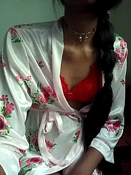 Snapshot of BunnyBloom25 chatting on 09.26.25 BunnyBloom25 online show from 09.26.25