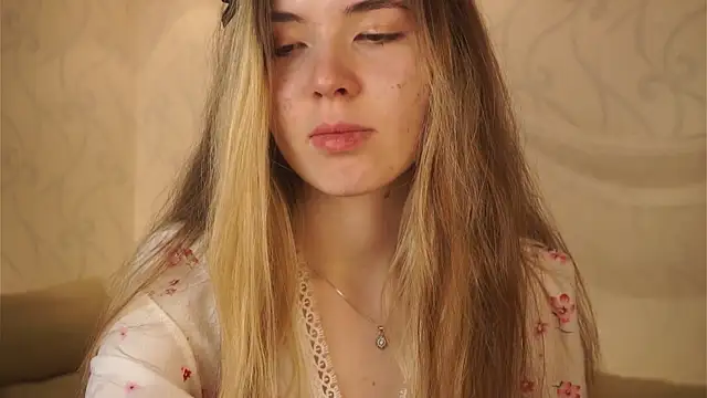 Snapshot of MarlinVarian chatting on 09.25.25 MarlinVarian online show from 09.25.25