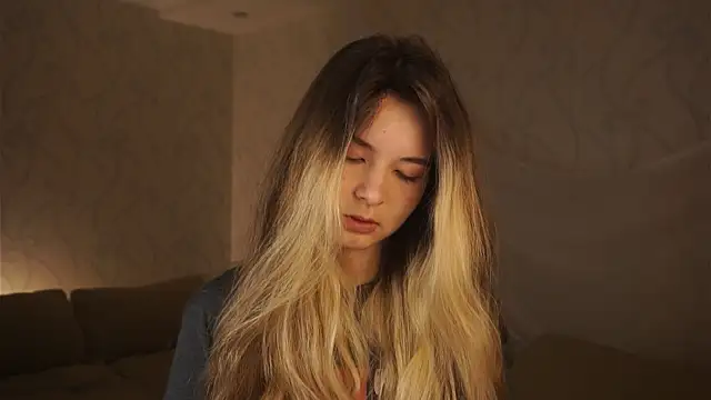 Snapshot of MarlinVarian chatting on 09.29.25 MarlinVarian online show from 09.29.25