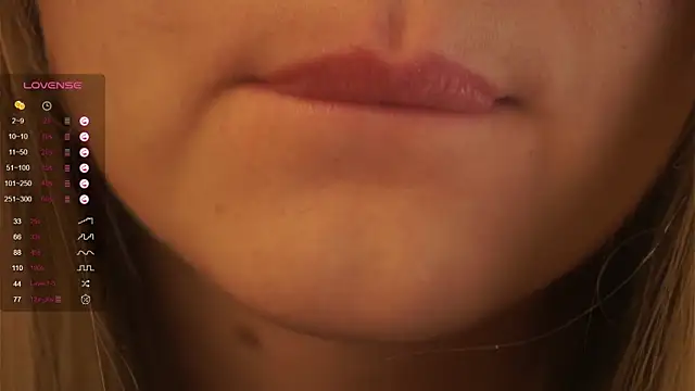 Snapshot of MarlinVarian chatting on 10.11.25 MarlinVarian online show from 10.11.25