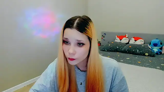 Snapshot of Kitten_Alissa chatting on 10.04.25 Kitten Alissa online show from 10.04.25