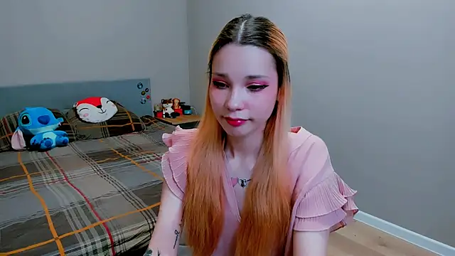 Snapshot of Kitten_Alissa chatting on 10.07.25 Kitten Alissa online show from 10.07.25