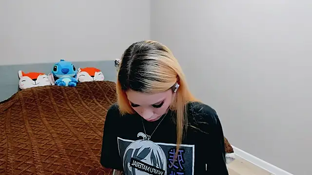 Snapshot of Kitten_Alissa chatting on 10.09.25 Kitten Alissa online show from 10.09.25