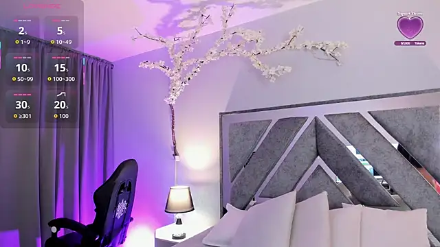 jasmincollin  online show from 12.23.25