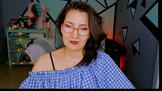 Snapshot of UnaTerra chatting on 02.08.26 UnaTerra online show from 02.08.26