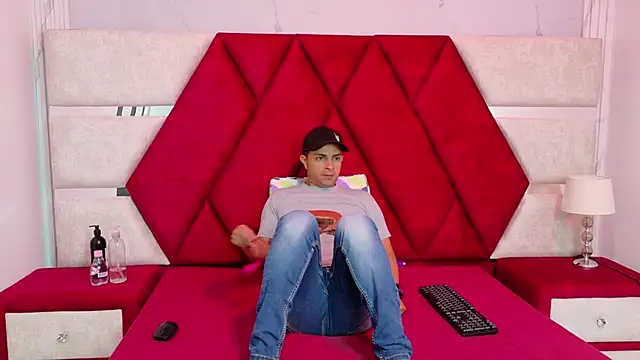 Kity spiderr online show from 09.25.25