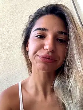 Snapshot of ItalianGirl chatting on 09.20.25 ItalianGirl online show from 09.20.25