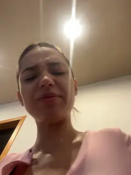 Snapshot of ItalianGirl chatting on 10.25.25 ItalianGirl online show from 10.25.25