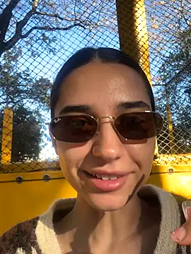 Snapshot of ItalianGirl chatting on 10.29.25 ItalianGirl online show from 10.29.25