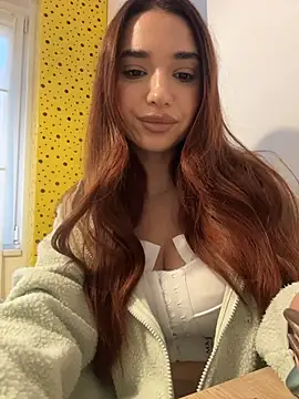 Snapshot of ItalianGirl chatting on 11.22.25 ItalianGirl online show from 11.22.25