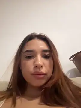 Snapshot of ItalianGirl chatting on 11.30.25 ItalianGirl online show from 11.30.25