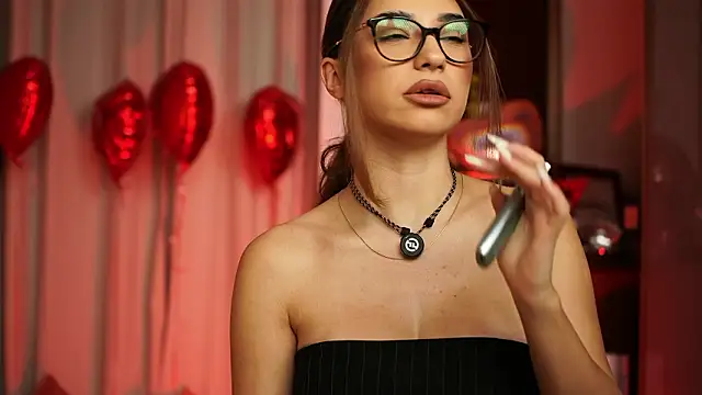 Snapshot of ItalianGirl chatting on 02.13.26 ItalianGirl online show from 02.13.26