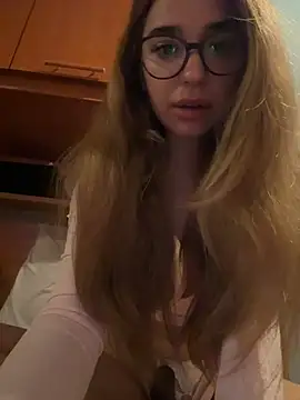 Snapshot of ItalianGirl chatting on 03.22.26 ItalianGirl online show from 03.22.26