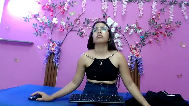 skinnysofia18 online show from 03.05.26