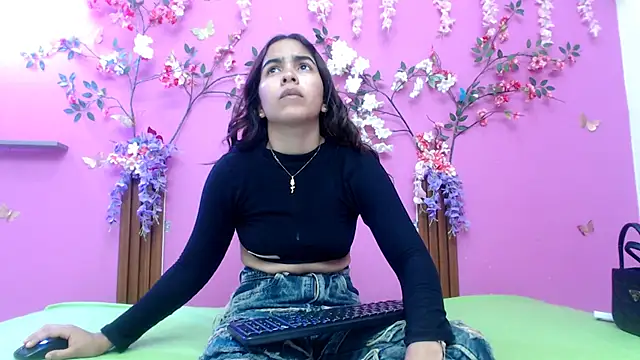 skinnysofia18 online show from 05.05.26