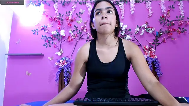 skinnysofia18 online show from 06.24.26