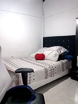 Snapshot of karly_hot_ chatting on 12.16.25 karly hot online show from 12.16.25