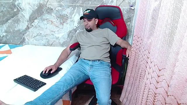 Snapshot of smitdleds1130 chatting on 09.14.25 smitdleds1130 online show from 09.14.25