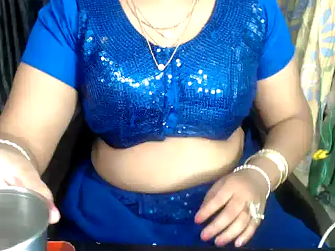 Snapshot of DearKimmi chatting on 12.16.24 DearKimmi online show from 12.16.24