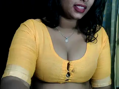 Snapshot of DearKimmi chatting on 12.31.24 DearKimmi online show from 12.31.24
