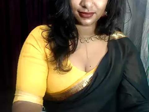 Snapshot of DearKimmi chatting on 01.05.25 DearKimmi online show from 01.05.25