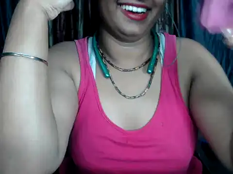 Snapshot of DearKimmi chatting on 02.08.25 DearKimmi online show from 02.08.25