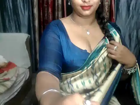 Snapshot of DearKimmi chatting on 02.12.25 DearKimmi online show from 02.12.25
