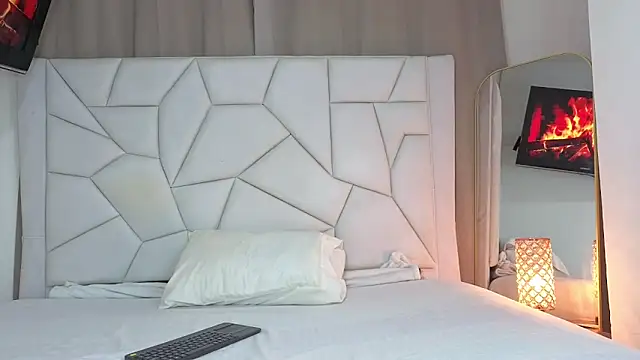 Paulaboterom online show from 10.16.25