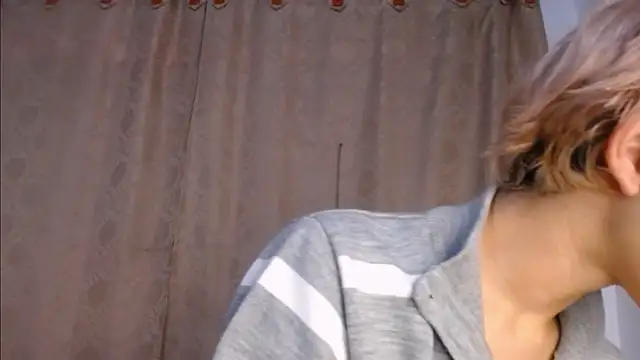 Snapshot of DaraKat18 chatting on 05.19.26 DaraKat18 online show from 05.19.26