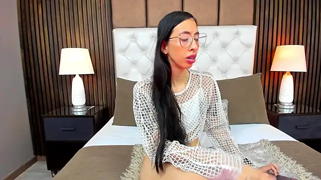 Snapshot of Kendal_Foxxx chatting on 11.13.25 Kendal Foxxx online show from 11.13.25