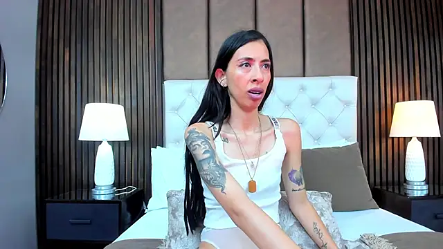 Snapshot of Kendal_Foxxx chatting on 11.17.25 Kendal Foxxx online show from 11.17.25