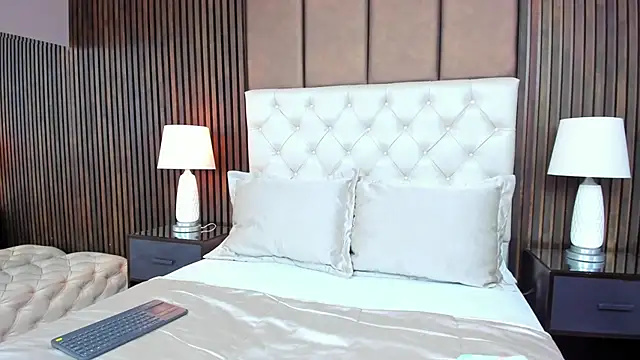 Snapshot of Kendal_Foxxx chatting on 12.03.25 Kendal Foxxx online show from 12.03.25