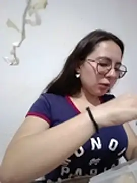 Bella Sumers online show from 04.28.26