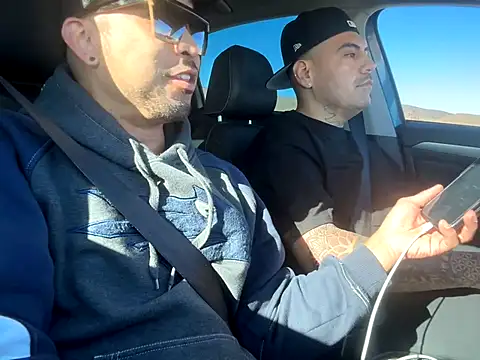 Snapshot of RiverTM chatting on 10.10.25 RiverTM online show from 10.10.25