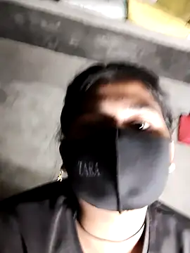 Snapshot of Janvi_Jaitly chatting on 11.05.25 Janvi Jaitly online show from 11.05.25