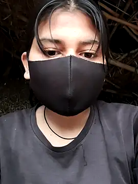 Snapshot of Janvi_Jaitly chatting on 11.19.25 Janvi Jaitly online show from 11.19.25