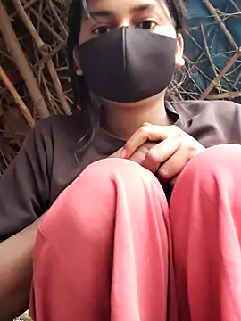 Snapshot of Janvi_Jaitly chatting on 12.21.25 Janvi Jaitly online show from 12.21.25