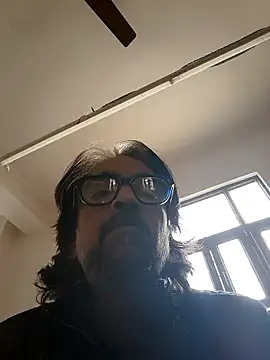 Snapshot of malhotra21 chatting on 12.21.25 malhotra21 online show from 12.21.25