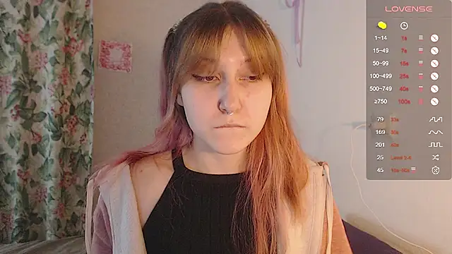 Snapshot of ohmycheryl chatting on 09.30.25 ohmycheryl online show from 09.30.25