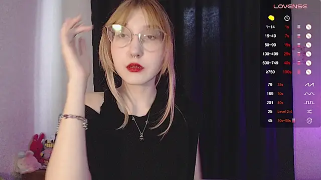 Snapshot of ohmycheryl chatting on 02.02.26 ohmycheryl online show from 02.02.26