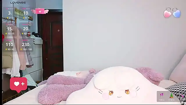 Snapshot of Diva_VVN chatting on 05.18.26 Diva VVN online show from 05.18.26