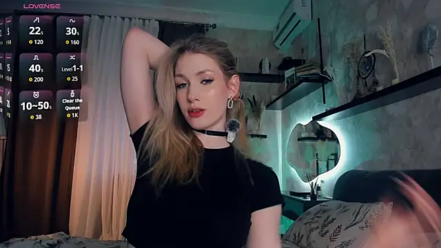 Snapshot of FrancisBivona chatting on 12.16.25 FrancisBivona online show from 12.16.25