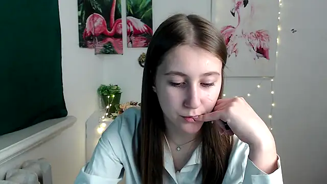Snapshot of Milka_kamila chatting on 10.26.25 Milka kamila online show from 10.26.25